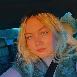 Meet your Posher, Mallory